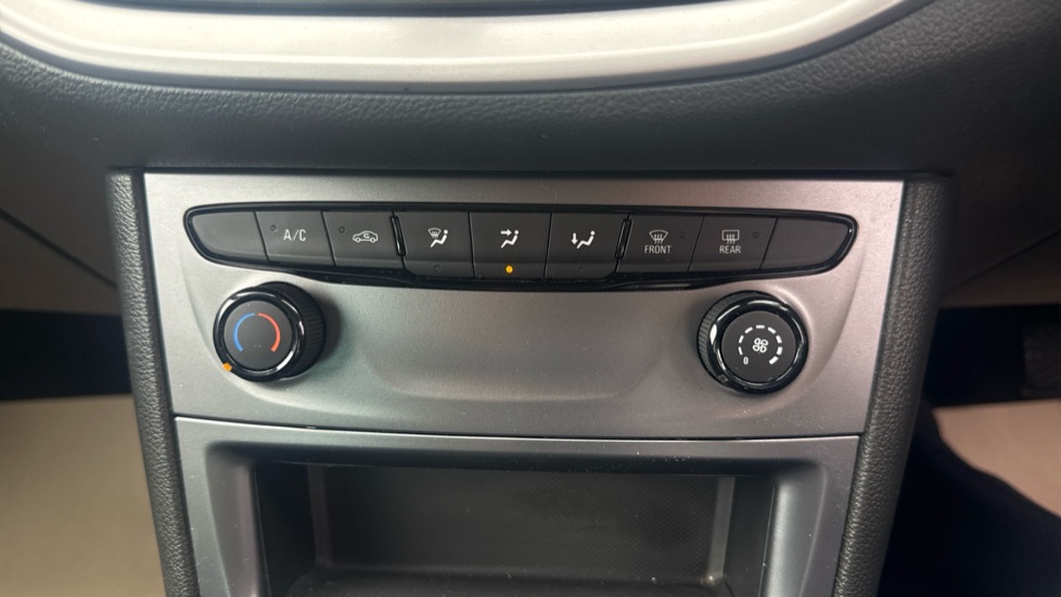 Vauxhall Astra 1.6 CDTi 16V 136 Tech Line Nav 5dr Diesel Hatchback - Image 22