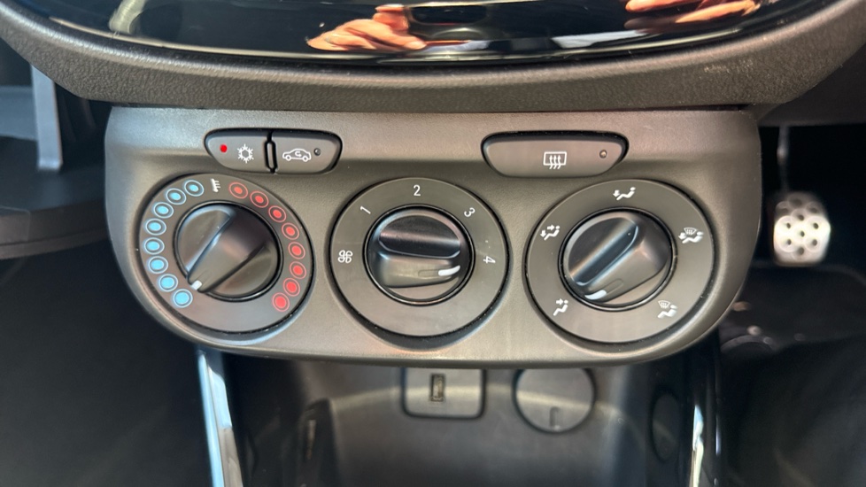 Vauxhall Adam 1.2i Energised 3dr Petrol Hatchback - Image 22