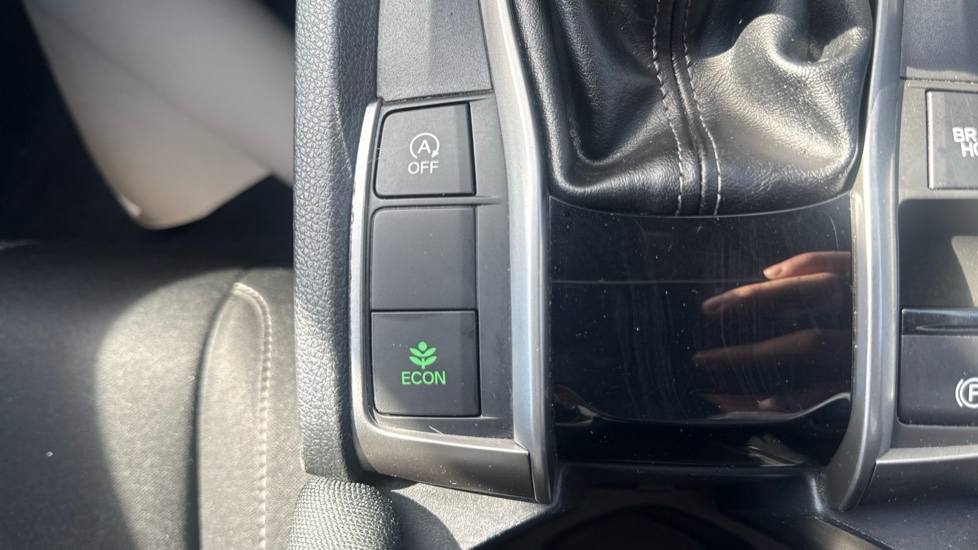 Honda Civic 1.0 VTEC Turbo SR 5dr Petrol Hatchback - Image 21