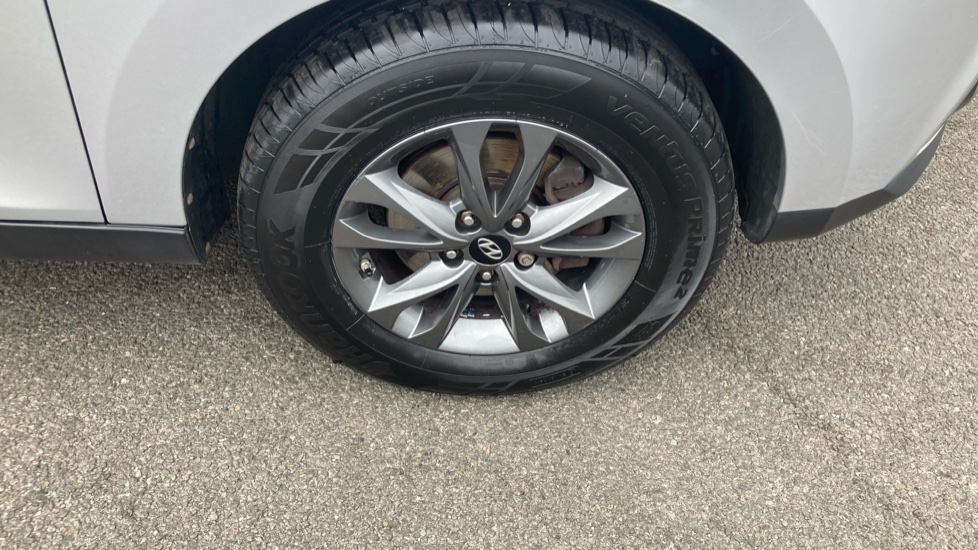 Hyundai ix35 1.7 CRDi Blue Drive S 5dr 2WD Diesel Estate - Image 27