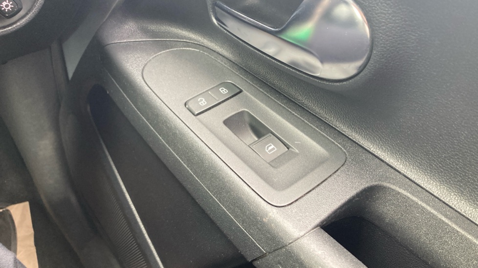 Volkswagen Up 1.0 Move Up 5dr Petrol Hatchback - Image 23