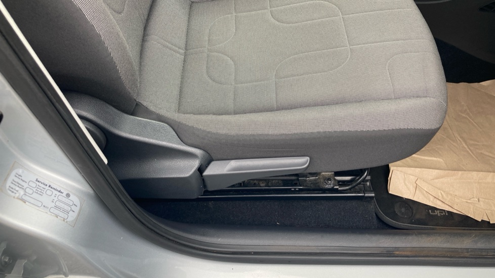 Volkswagen Up 1.0 Move Up 5dr Petrol Hatchback - Image 24
