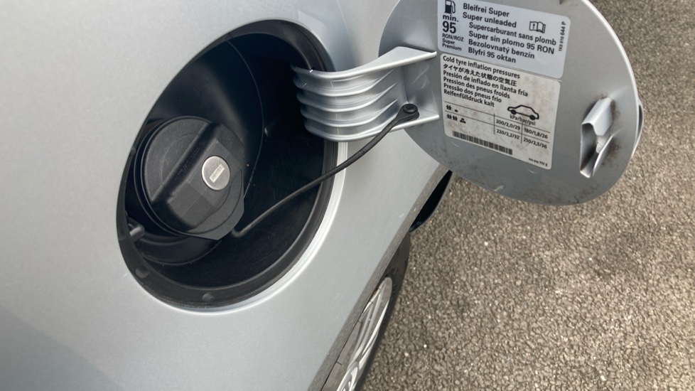 Volkswagen Up 1.0 Move Up 5dr Petrol Hatchback - Image 27