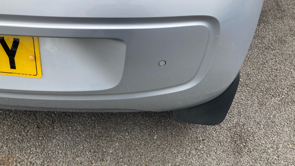 Volkswagen Up 1.0 Move Up 5dr Petrol Hatchback - Image 28
