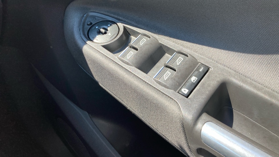 Ford C-MAX 1.0 EcoBoost 125 Titanium 5dr Petrol Estate - Image 26