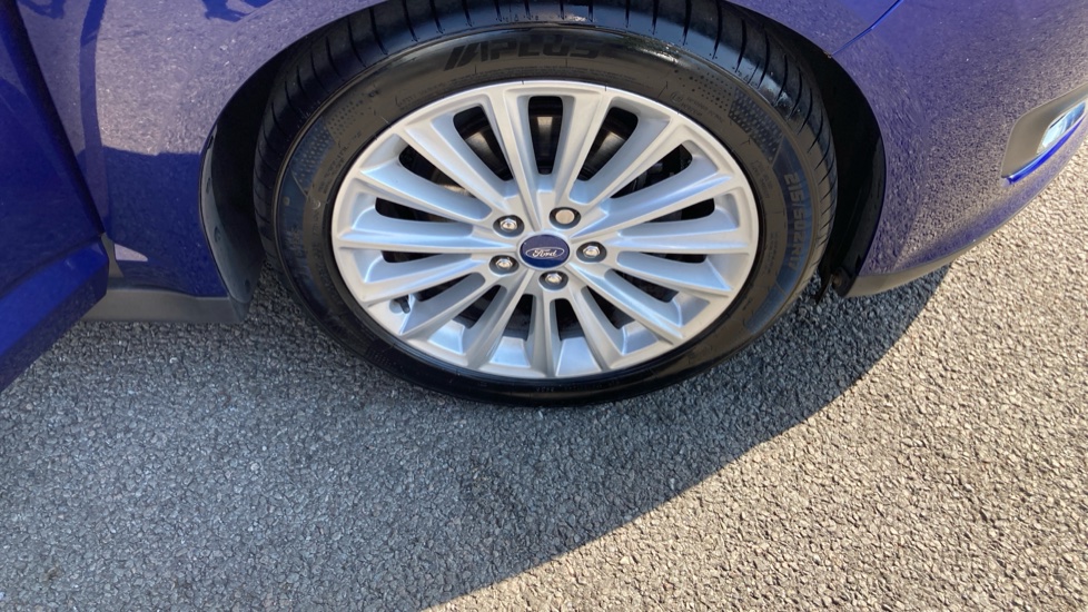 Ford C-MAX 1.0 EcoBoost 125 Titanium 5dr Petrol Estate - Image 28