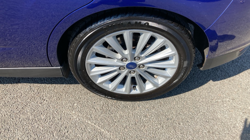 Ford C-MAX 1.0 EcoBoost 125 Titanium 5dr Petrol Estate - Image 30