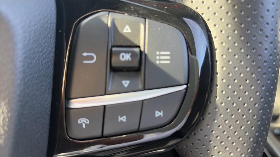 Ford Puma 1.0 EcoBoost Hybrid mHEV ST-Line X 5dr Petrol Hatchback - Image 23