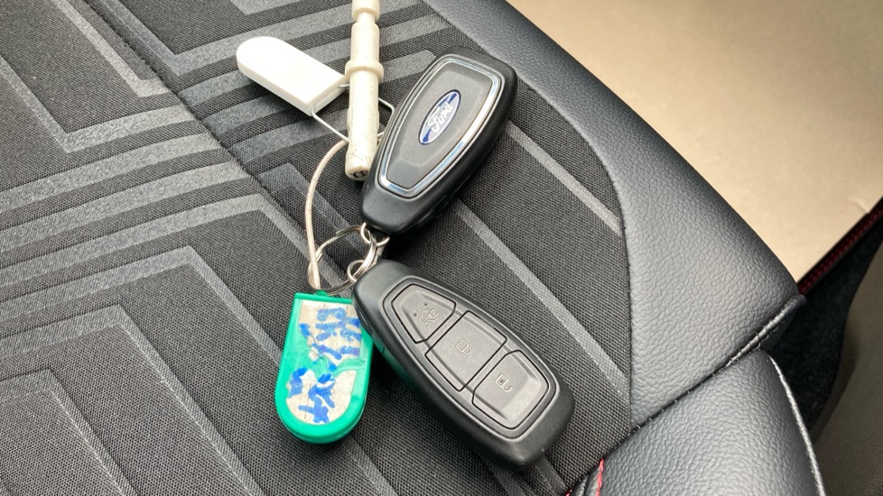 Ford Puma 1.0 EcoBoost Hybrid mHEV ST-Line X 5dr Petrol Hatchback - Image 19