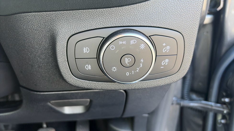 Ford Fiesta 1.0 EcoBoost Active 5dr Petrol Hatchback - Image 25