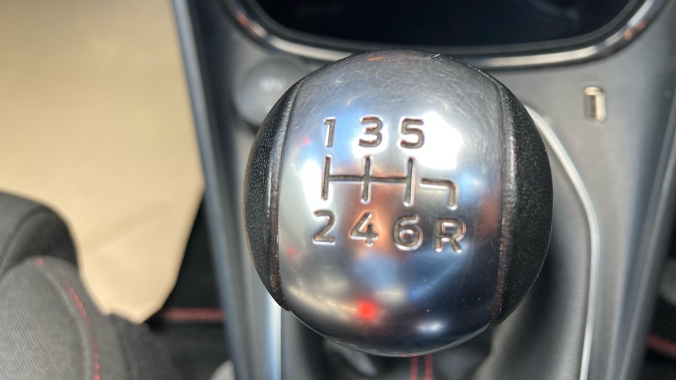Ford Puma 1.0 EcoBoost Hybrid mHEV ST-Line 5dr Petrol Hatchback - Image 31
