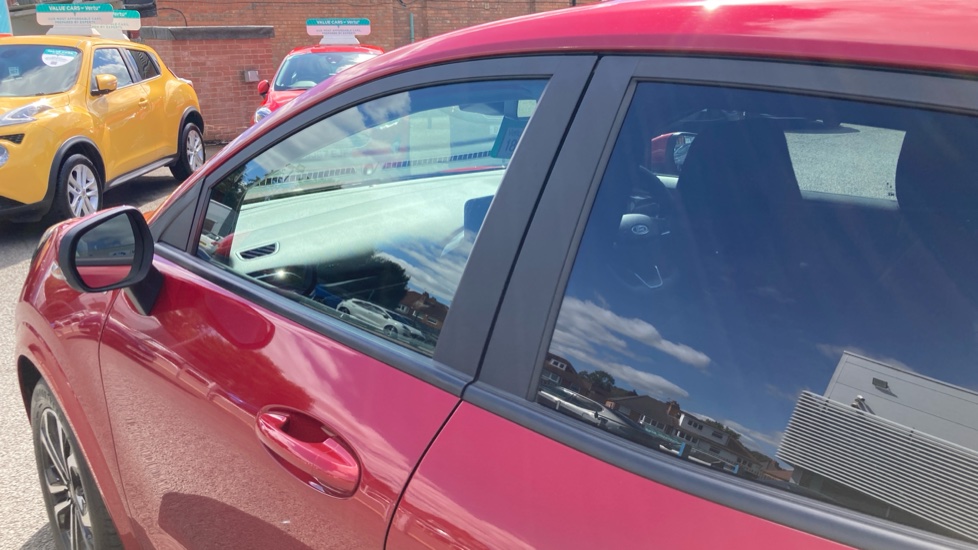 Ford Puma 1.0 EcoBoost Hybrid mHEV ST-Line 5dr Petrol Hatchback - Image 39