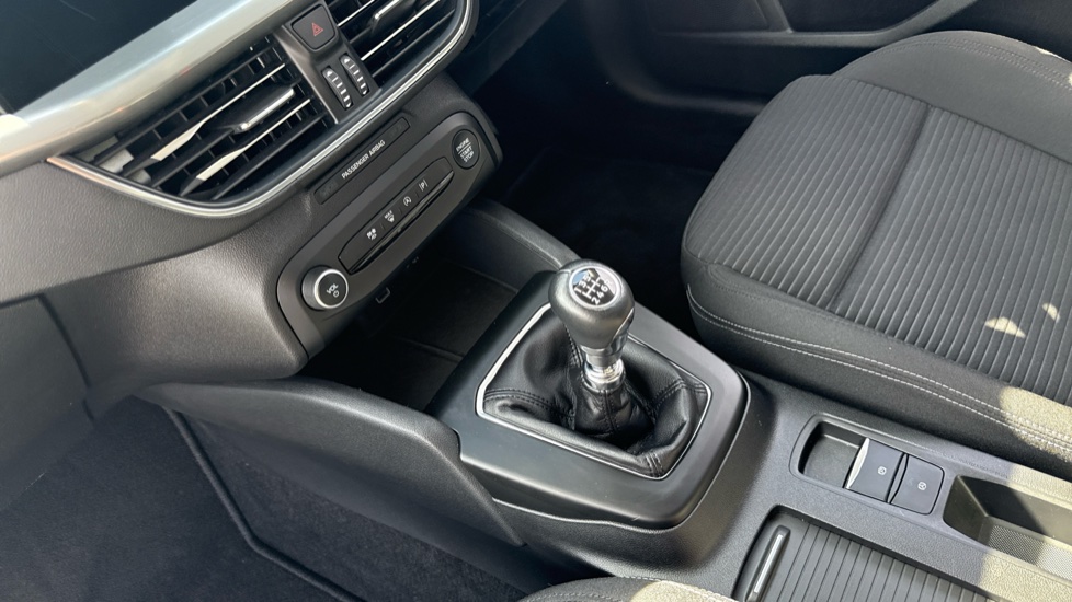 Ford Focus 1.0 EcoBoost Titanium 5dr Petrol Hatchback - Image 13
