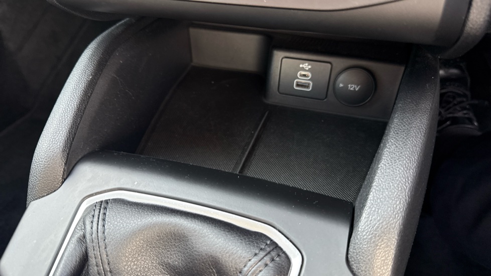 Ford Focus 1.0 EcoBoost Titanium 5dr Petrol Hatchback - Image 25