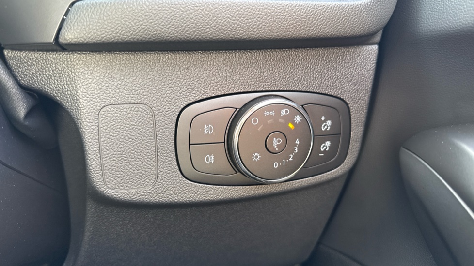 Ford Focus 1.0 EcoBoost Titanium 5dr Petrol Hatchback - Image 33