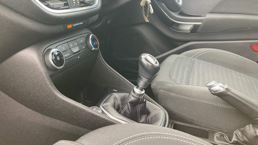 Ford Fiesta 1.0 EcoBoost Zetec 5dr Petrol Hatchback - Image 13