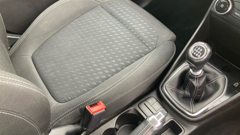 Ford Fiesta 1.0 EcoBoost Zetec 5dr Petrol Hatchback - Image 36