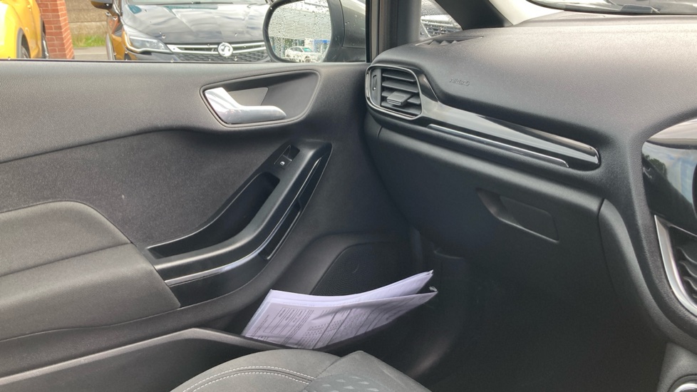 Ford Fiesta 1.0 EcoBoost Zetec 5dr Petrol Hatchback - Image 37