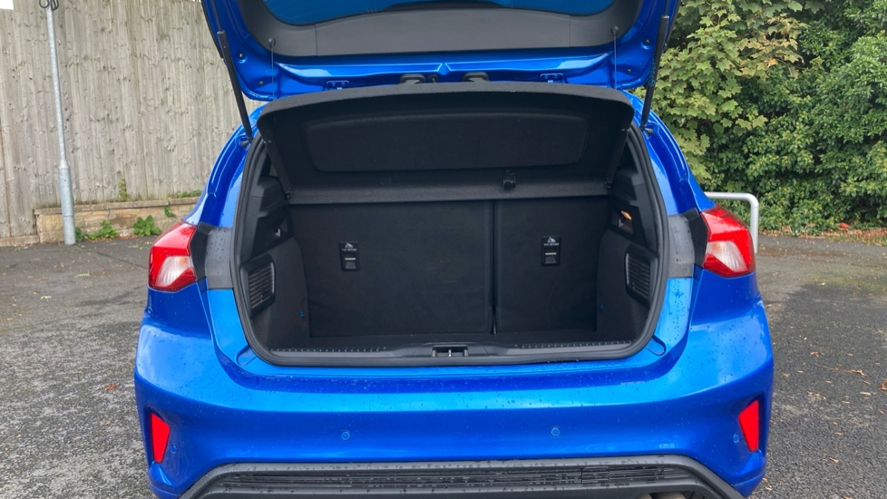 Ford Focus 1.0 EcoBoost Hybrid mHEV 125 ST-Line X Edition 5dr Petrol Hatchback - Image 4