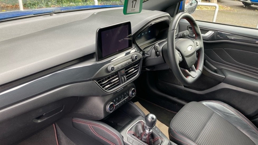 Ford Focus 1.0 EcoBoost Hybrid mHEV 125 ST-Line X Edition 5dr Petrol Hatchback - Image 9