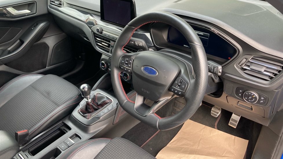 Ford Focus 1.0 EcoBoost Hybrid mHEV 125 ST-Line X Edition 5dr Petrol Hatchback - Image 11