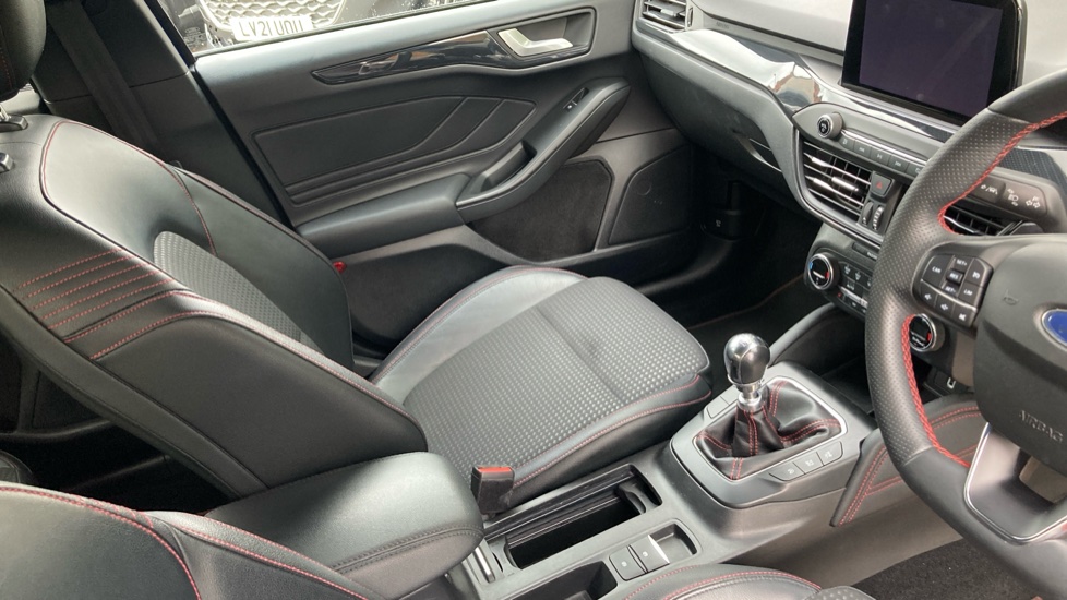 Ford Focus 1.0 EcoBoost Hybrid mHEV 125 ST-Line X Edition 5dr Petrol Hatchback - Image 14