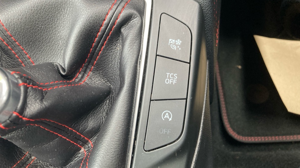 Ford Focus 1.0 EcoBoost Hybrid mHEV 125 ST-Line X Edition 5dr Petrol Hatchback - Image 35