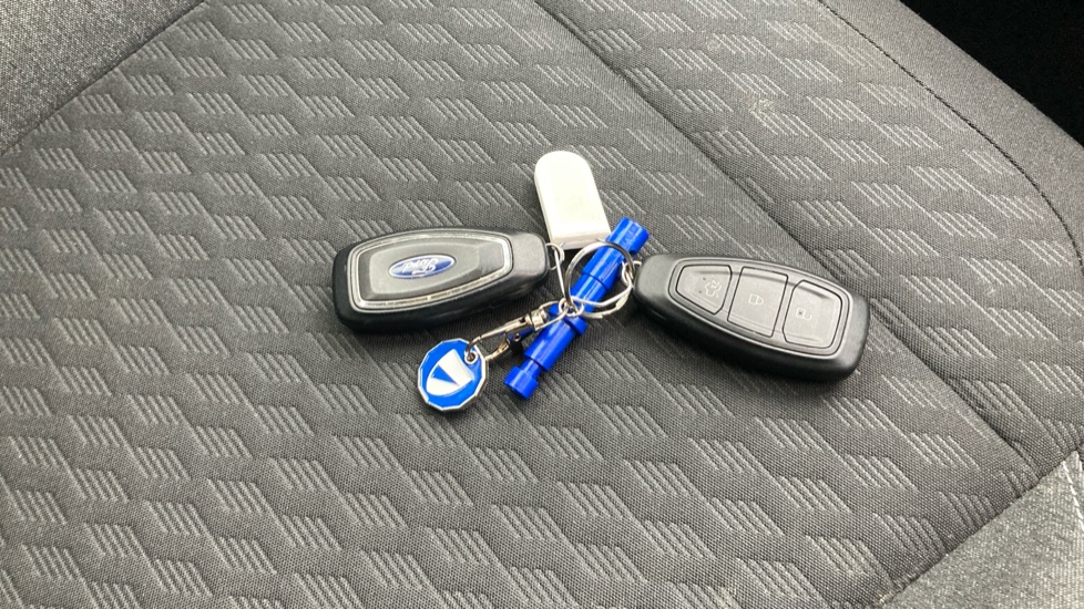 Ford Puma 1.0 EcoBoost Hybrid mHEV Titanium 5dr Petrol Hatchback - Image 20