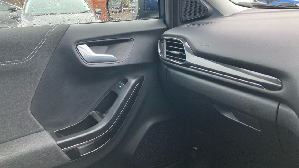 Ford Puma 1.0 EcoBoost Hybrid mHEV Titanium 5dr Petrol Hatchback - Image 38