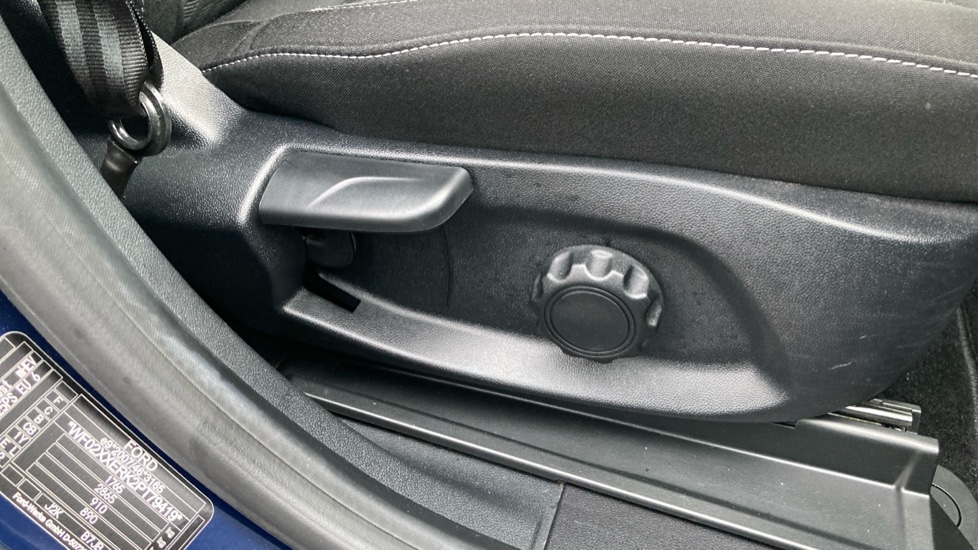 Ford Puma 1.0 EcoBoost Hybrid mHEV Titanium 5dr Petrol Hatchback - Image 40