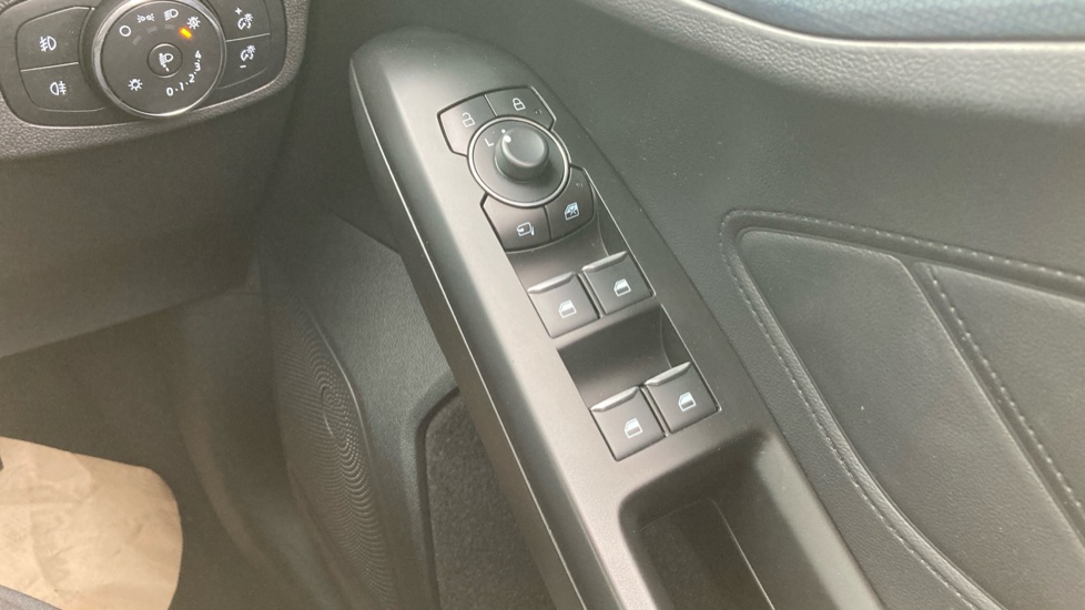 Ford Focus 1.0 EcoBoost Active 5dr Petrol Hatchback - Image 27