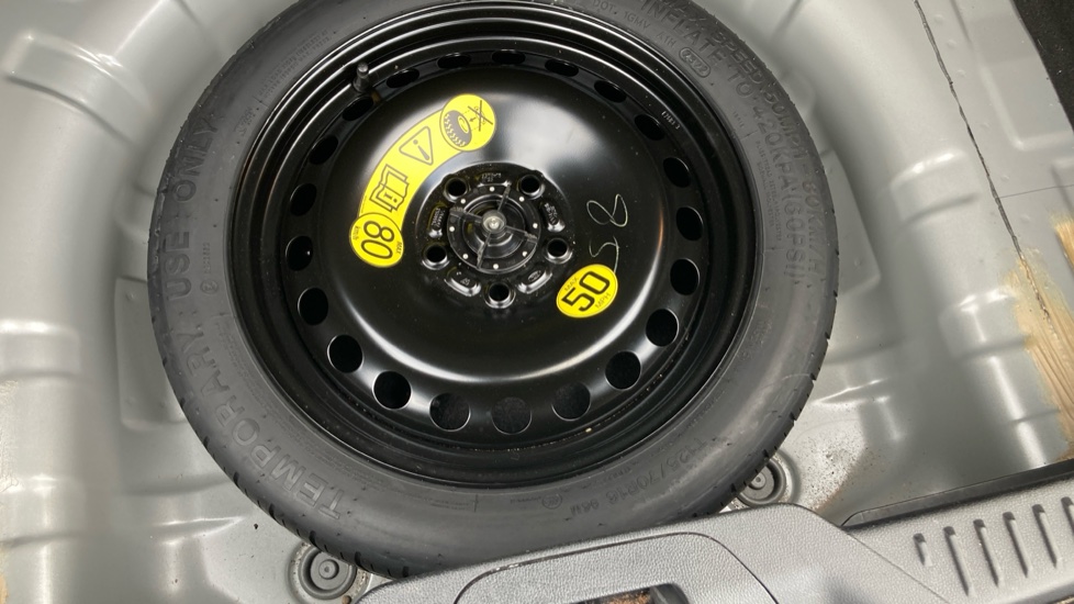 Ford Focus 1.0 EcoBoost Active 5dr Petrol Hatchback - Image 31