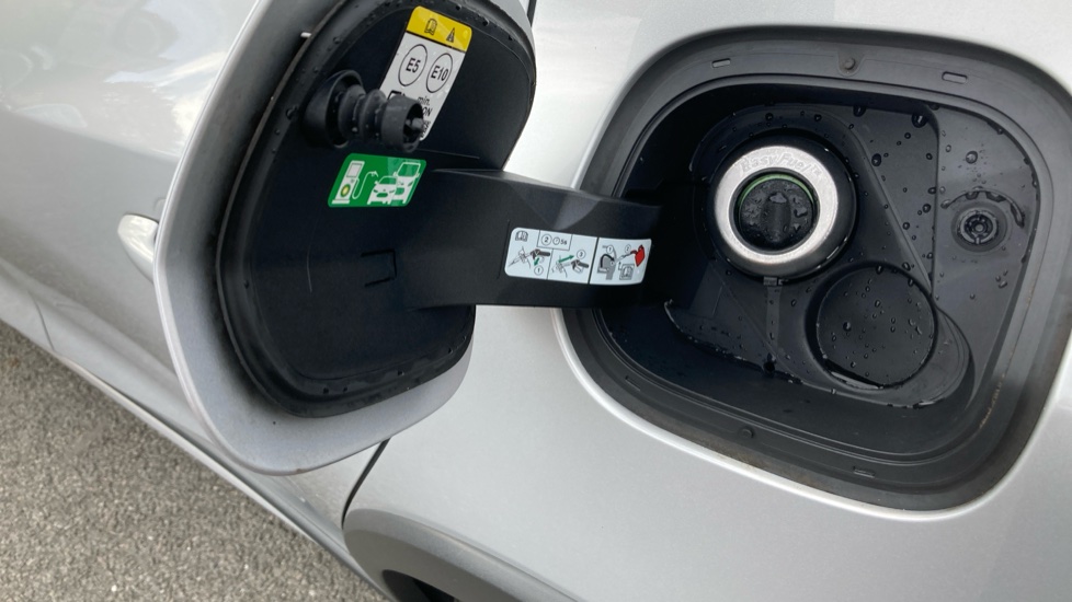 Ford Focus 1.0 EcoBoost Active 5dr Petrol Hatchback - Image 32