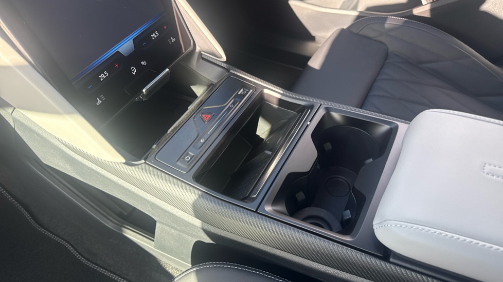 Ford Explorer 250kW Premium 79kWh AWD 5dr Auto Electric Estate - Image 13