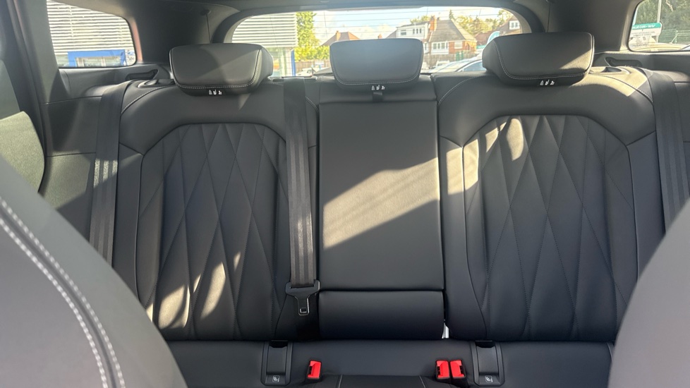 Ford Explorer 250kW Premium 79kWh AWD 5dr Auto Electric Estate - Image 15