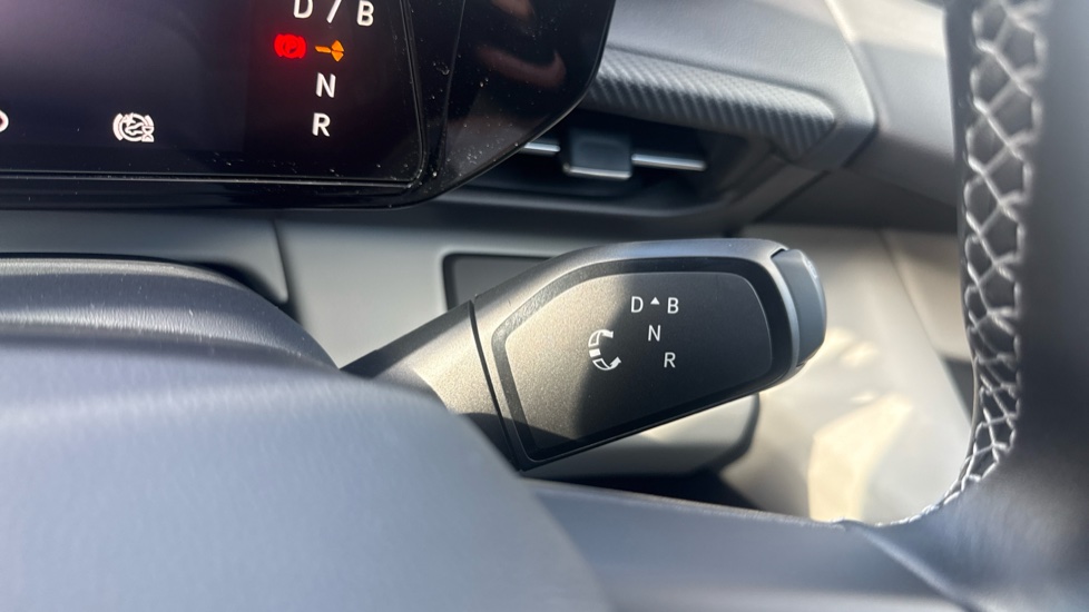 Ford Explorer 250kW Premium 79kWh AWD 5dr Auto Electric Estate - Image 31