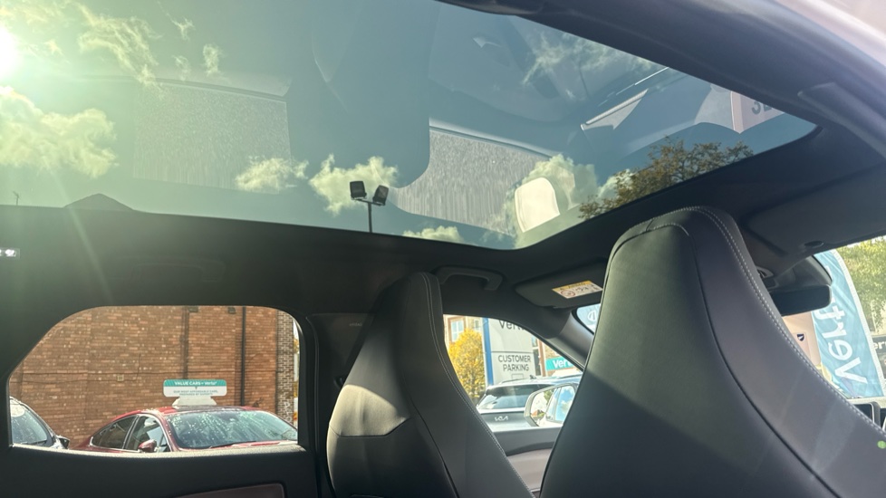 Ford Explorer 250kW Premium 79kWh AWD 5dr Auto Electric Estate - Image 38