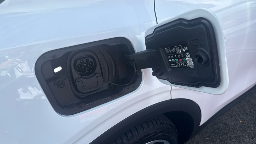 Ford Explorer 250kW Premium 79kWh AWD 5dr Auto Electric Estate - Image 40