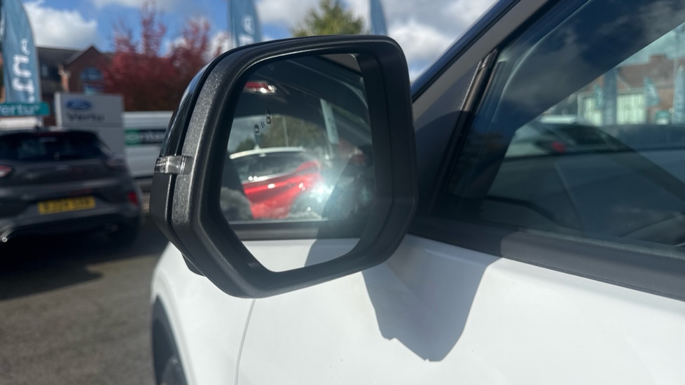Ford Explorer 250kW Premium 79kWh AWD 5dr Auto Electric Estate - Image 42