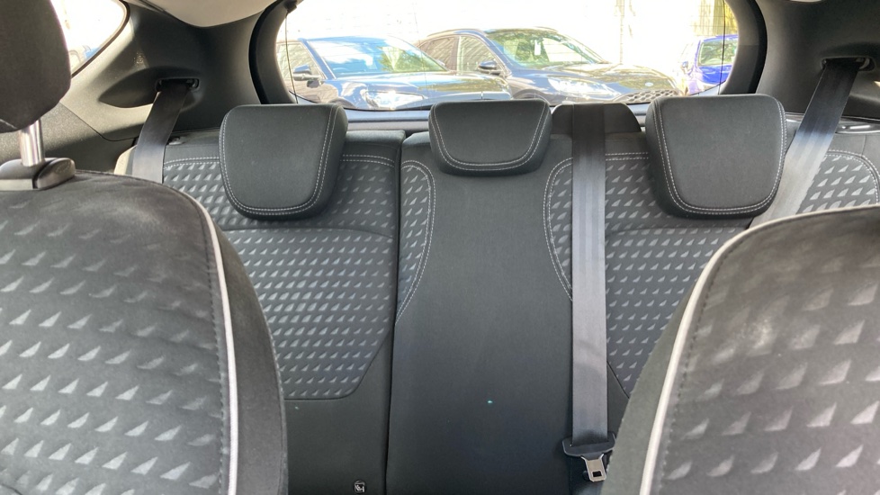 Ford Fiesta 1.1 Zetec 3dr Petrol Hatchback - Image 15