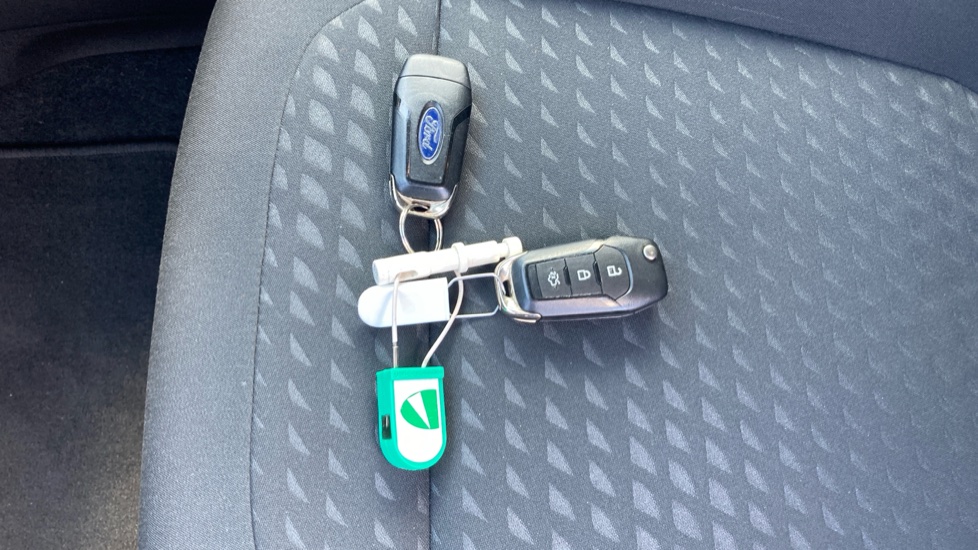 Ford Fiesta 1.1 Zetec 3dr Petrol Hatchback - Image 20
