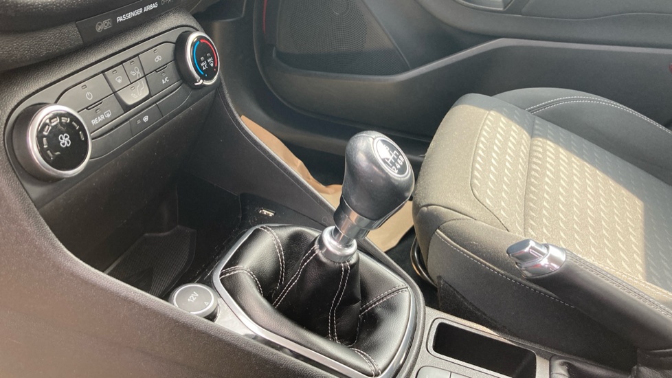Ford Fiesta 1.0 EcoBoost Zetec 5dr Petrol Hatchback - Image 13