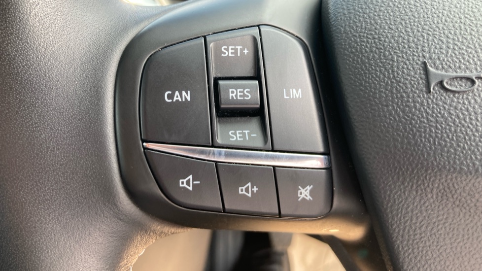 Ford Fiesta 1.0 EcoBoost Zetec 5dr Petrol Hatchback - Image 25