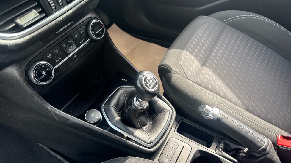 Ford Fiesta 1.0 EcoBoost Titanium 5dr Petrol Hatchback - Image 13