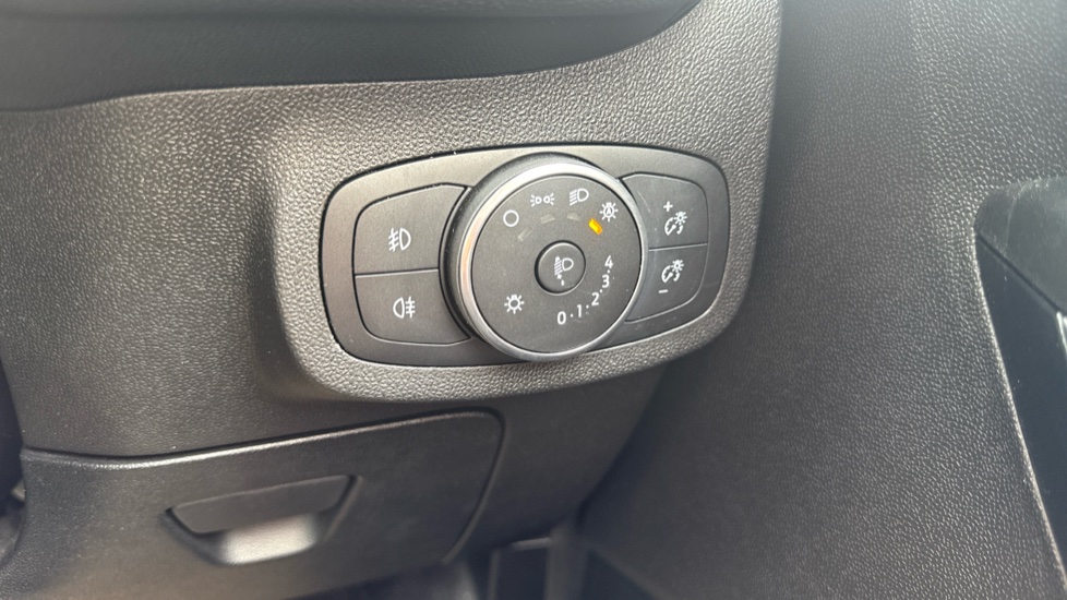 Ford Fiesta 1.0 EcoBoost Titanium 5dr Petrol Hatchback - Image 35