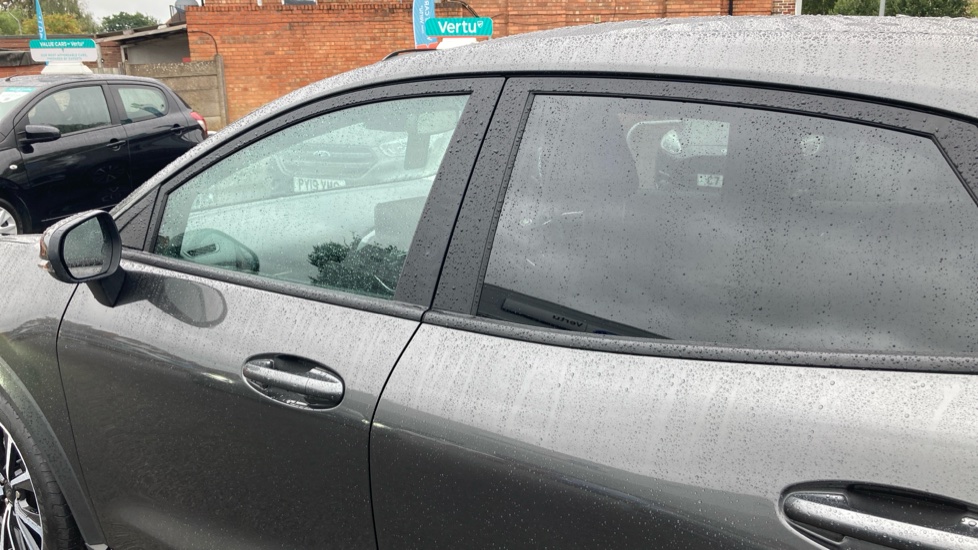 Ford Puma 1.0 EcoBoost Hybrid mHEV Titanium 5dr Petrol Hatchback - Image 39