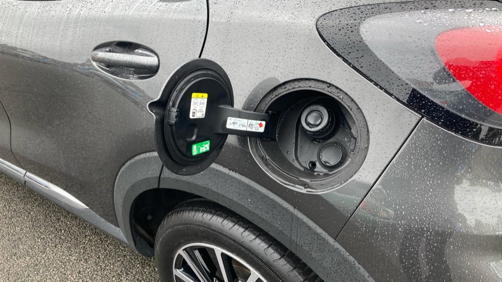 Ford Puma 1.0 EcoBoost Hybrid mHEV Titanium 5dr Petrol Hatchback - Image 40