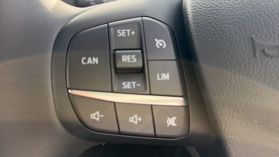 Ford Puma 1.0 EcoBoost Hybrid mHEV Titanium 5dr Petrol Hatchback - Image 21