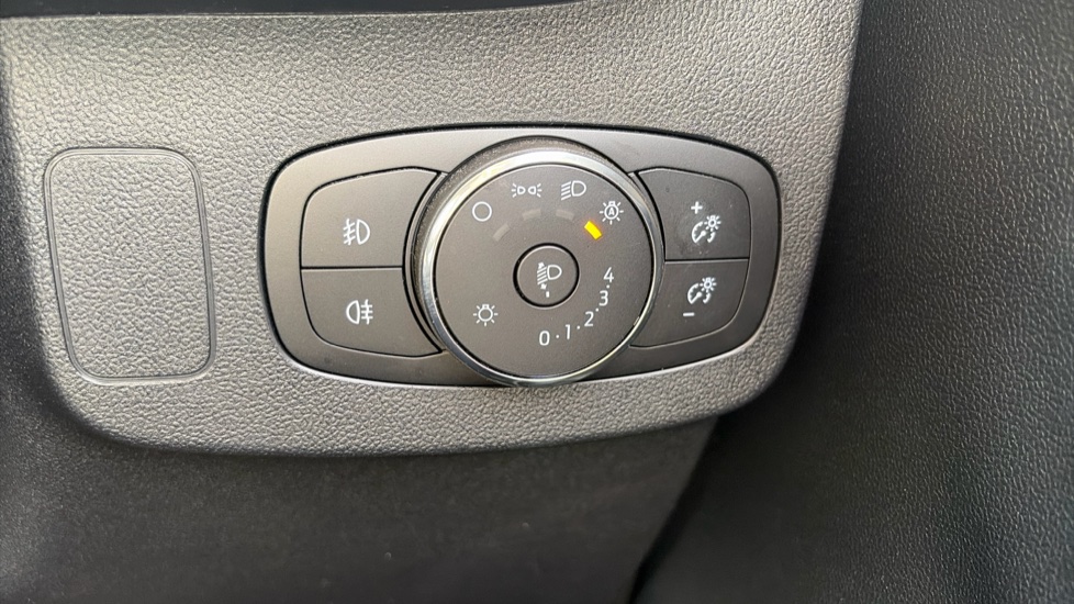 Ford Puma 1.0 EcoBoost Hybrid mHEV Titanium 5dr Petrol Hatchback - Image 26