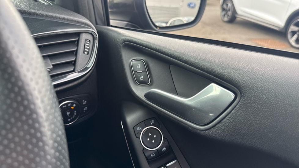 Ford Fiesta 1.0 EcoBoost Hybrid mHEV 125 ST-Line Edition 5dr Petrol Hatchback - Image 37